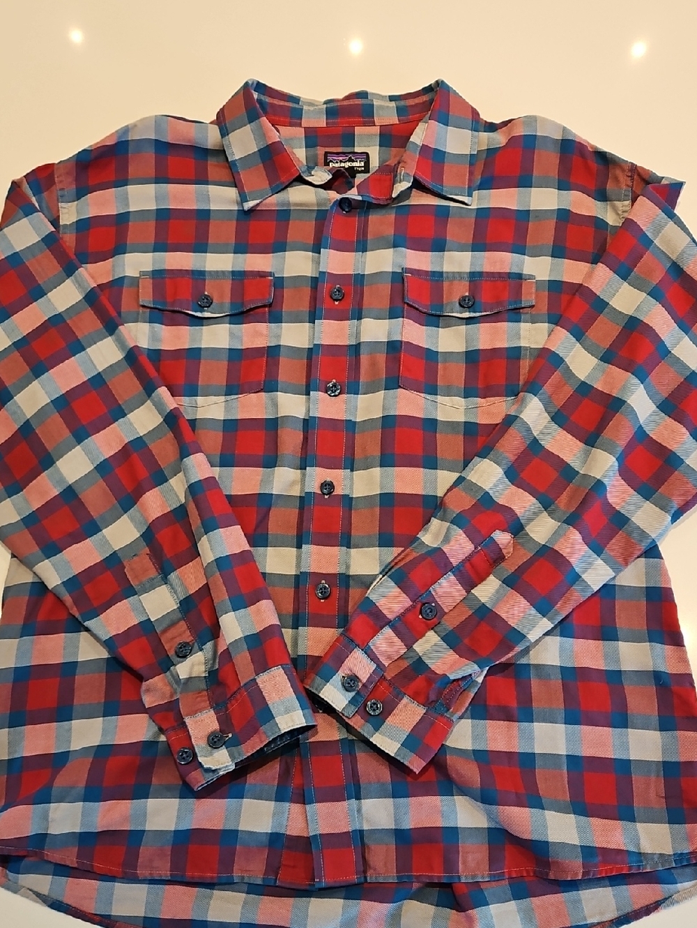 Patagonia Red & Blue Plaid Long-Sleeve Button-Down Shirt - Mens Large